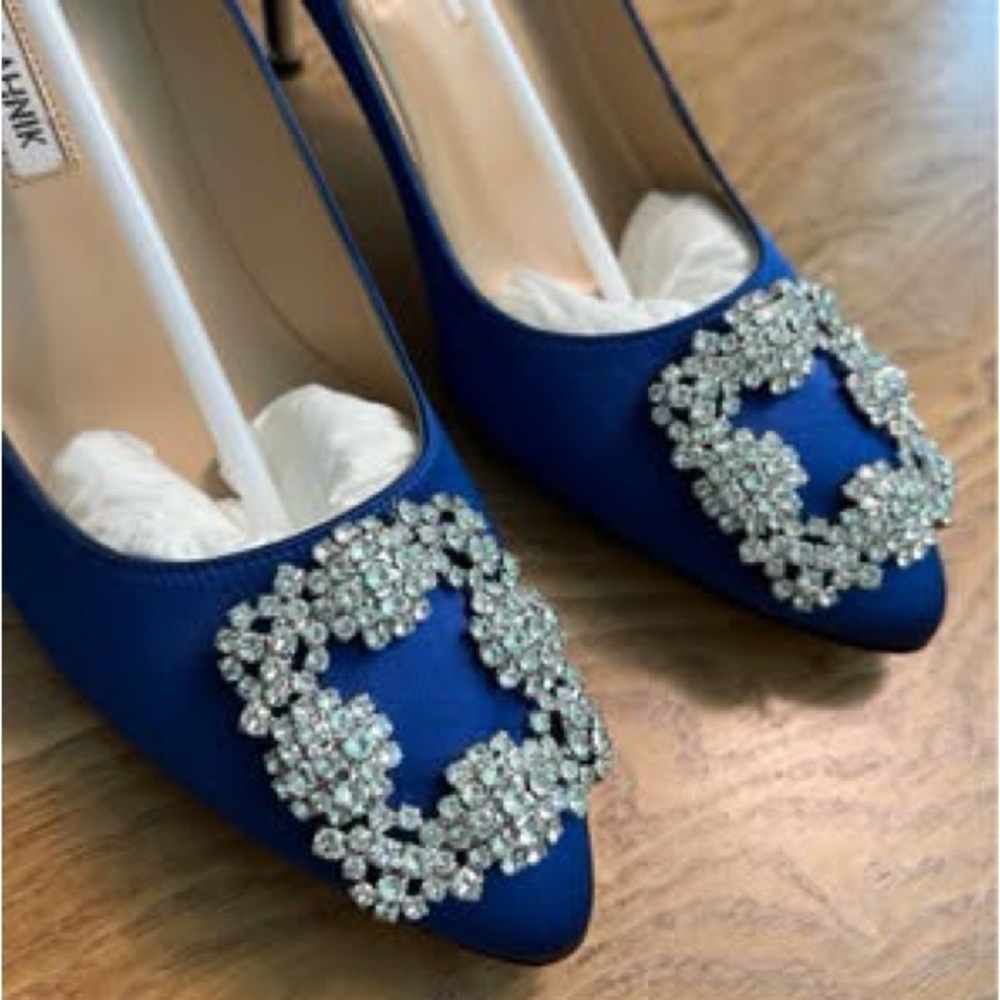 Manolo Blahnik Hangisi Crystal Buckle Pump - New - Sex in the City - 38